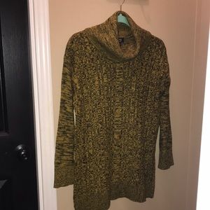 JONES NEW YORK SIGNATURE BLACK & YELLOW TUNIC TURTLENECK SWEATER. SIZE M. NWOT.